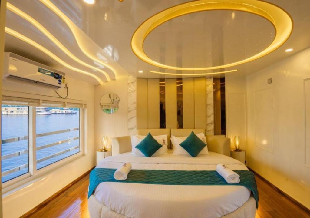 Double Room with Lake View